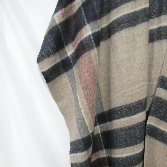 DO EVERYTHING IN LOVE | OS - one size | Plaid Fringed Poncho with Neutral Tones - Picture 6 of 16